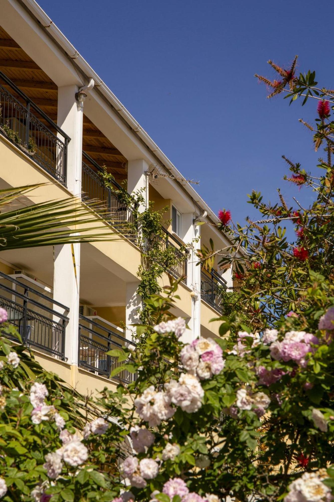 Searocco & - Close To Center, By Zantewize Alykes (Zakynthos)